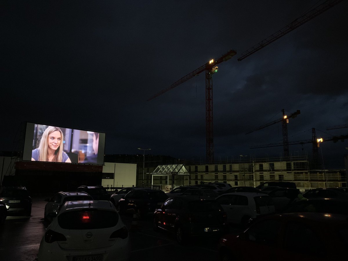 Lieben Dank für den tollen Abend gestern in eurem Autokino, liebes <a href="/koki_esslingen/">Kommunales Kino ES</a>! Und Dank auch an #Esslingen für‘s zahlreiche Erscheinen! Heute geht‘s weiter nach #Pfullingen. 😃