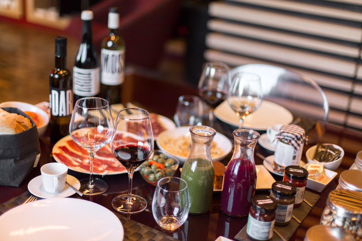 Necessites desconnectar després de tants dies de confinament❓ Un espai exclusiu per desconnectar i gaudir de moments únics. Mima't i estima't ❤ al Recer de Masia Serra.

Contacta amb nosaltres per a més informació.