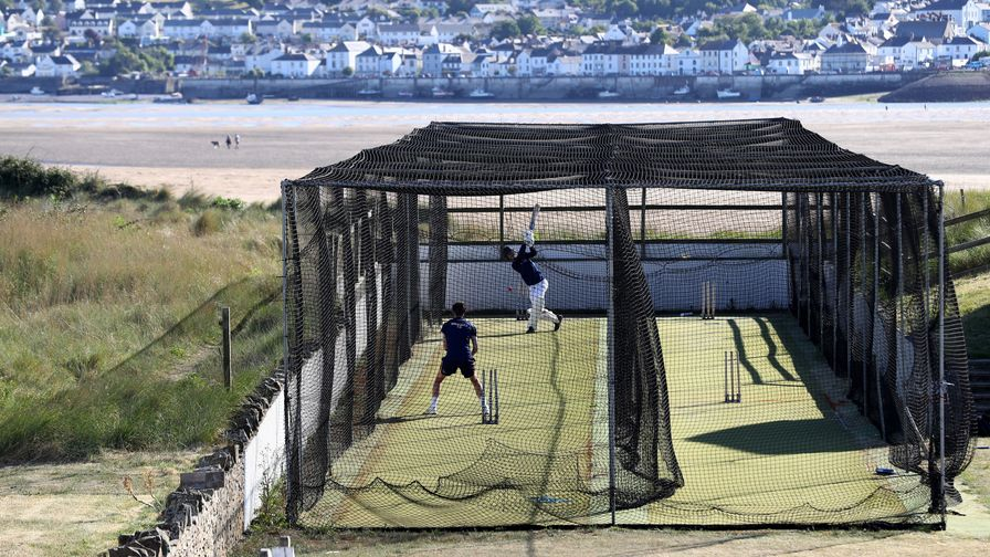 HampshireCB's tweet image. LATEST bit.ly/2XHbpud
▶️ @ECB_cricket return to 🏏 at clubs
▶️ Leagues update @GK_SPCL @hantscl 
▶️ Local authority discretionary grant
▶️ Club Welfare Officer training
▶️ Mental/physical wellbeing for groundstaff &amp;amp; officials
▶️ #BackToPlay report by @thegma_