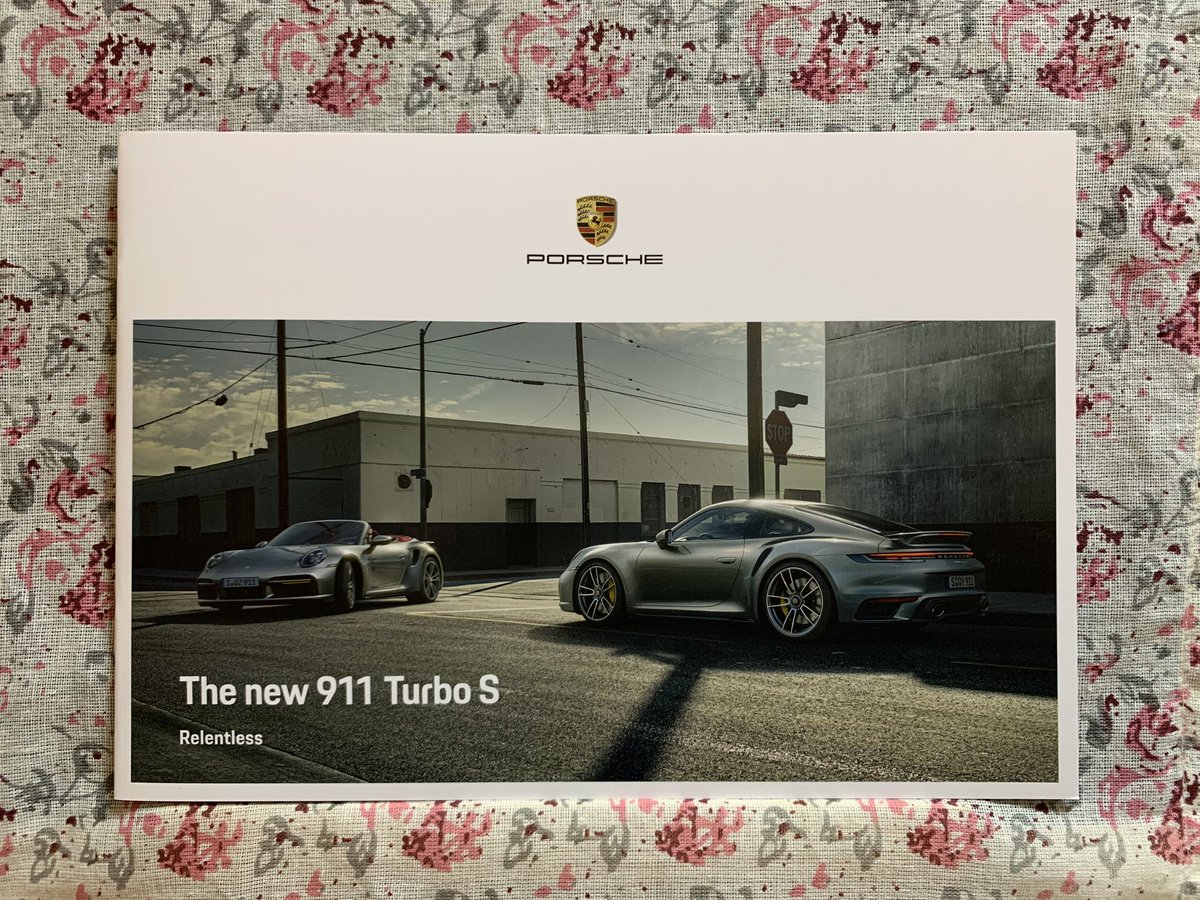 じおん בטוויטר 今日のカタログ その２ ポルシェ９１１ターボｓ モデルレンジカタログも ダイハツウエイク 新色レイクブルーメタリック掲載版 06版 特別仕様車ペラも