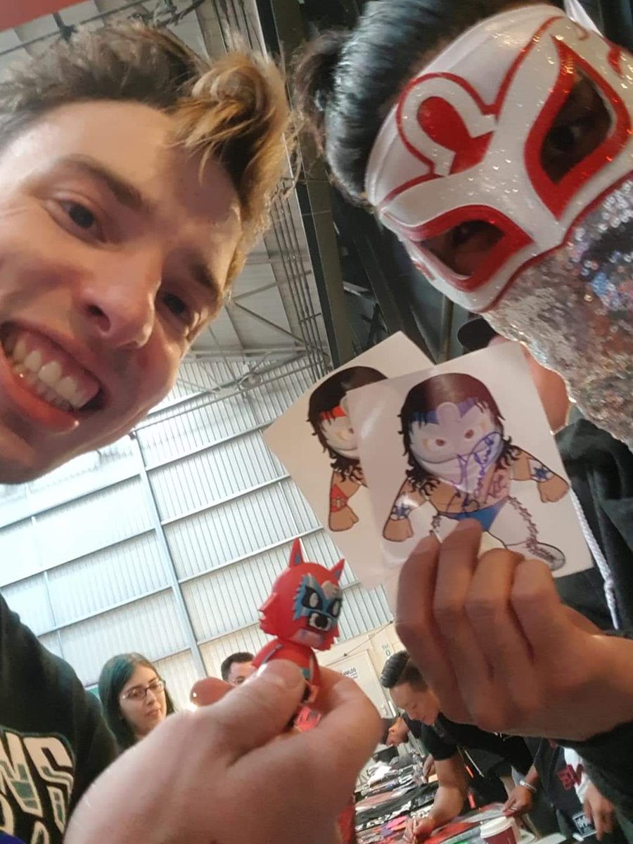 El_STANerico's tweet photo. REPRESENT YOUR FAVORITES. 
The second and third time I had the privilege of seeing @bandidowrestler live! Over one and a half years ago at @Fightclubpro. 
Always amazing to see @flamita_dtu, smooth in and out the ring. 
#mexablood #tendidocomobandido #trainfightwin #projectmayhem https://t.co/dsBiguUxWQ