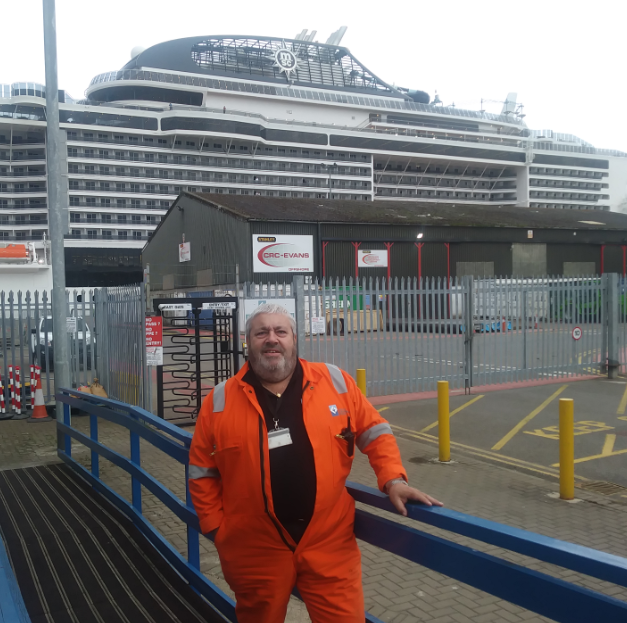 DYWICH's tweet photo. Being able to think and act quickly when problems arise are key skills when working at the Port of Cromarty Firth. Here we see one of the Cruiseliners that Hamish supports when they come in to berth last year.
โก๏ธ๐ https://t.co/ddff9ThP5N
#DYWKeyworker https://t.co/XWnL7uqjDc