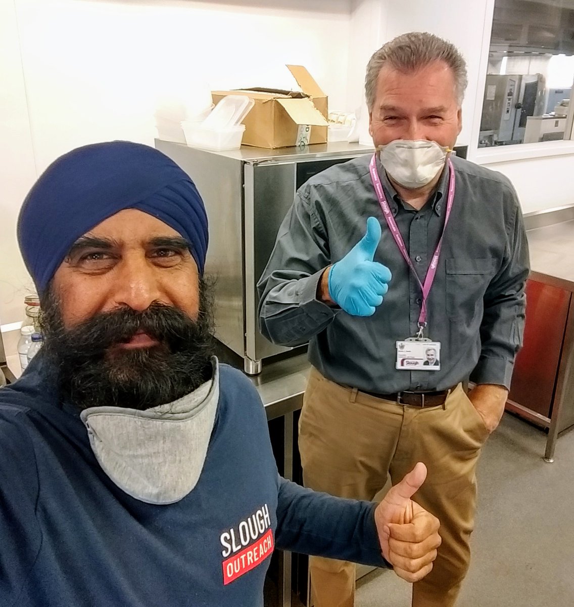 SloughOutreach's tweet photo. Thank you Steve Hill @GrundonRecycle for providing commercial waste and recycling bins at our community #OutreachKitchen @WindsorForestCG
#Service #helpinghands #TogetherWeCan
#JoinIn #GetInvolved #ReachOut
#SloughOutreach #LangleyCollege
#COVIDใผ19 #CommunityResponse https://t.co/G7LENDdPUw