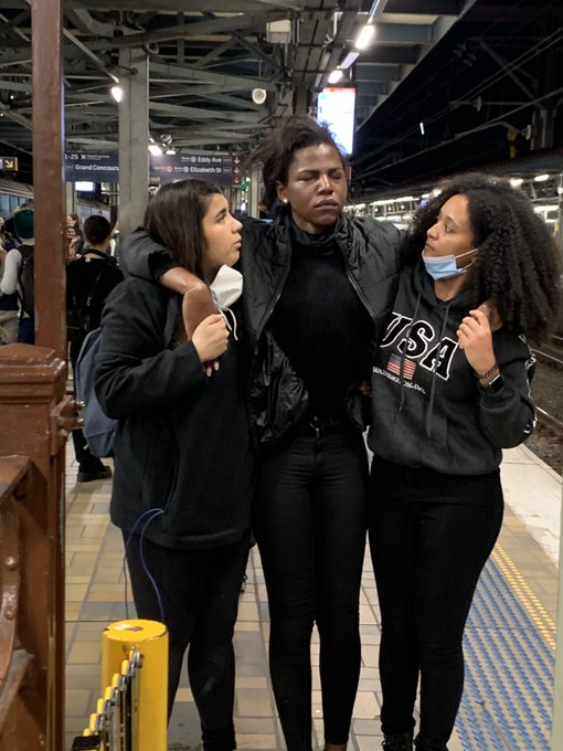 View image on Twitter