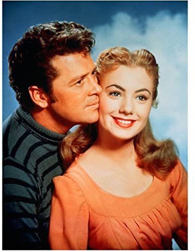 MrsRLowman's tweet photo. Watching βCarouselβ this morning. Whatβs not to like? Gordon Macrae (dreamy), Shirley Jones (captivating), dance sequences to knock your socks off and the best fake heaven scenes that Hollywood ever produced. #Carousel #Hollywood #Juneisbustingoutallover https://t.co/vrNF41pEN3