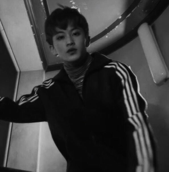 ☦︎ 𓈒 🤸

        𝕾ho  ɬ 、mark lee 99 yeᚕar 𓈒
         แลกฟอล 𓐄 ตามทัก 💀🕸️

ยพท ‡ ลฟตท