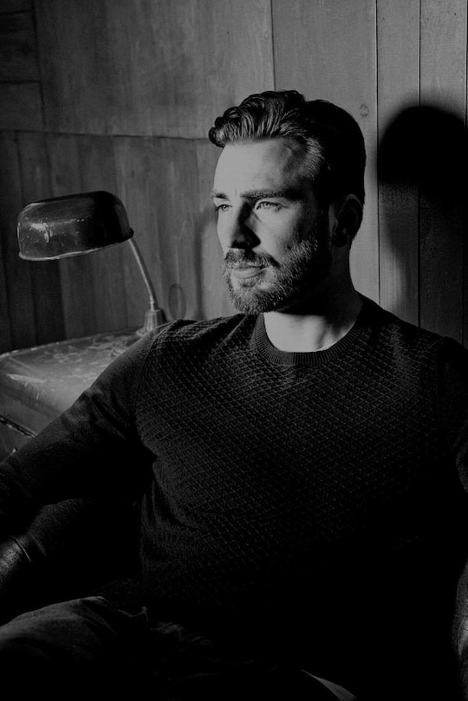 ⭕️ Christopher Evans
- Captain America in the MCU. 
- Your favourite laughing Prince Charming. 
- RP FL | Nondating.