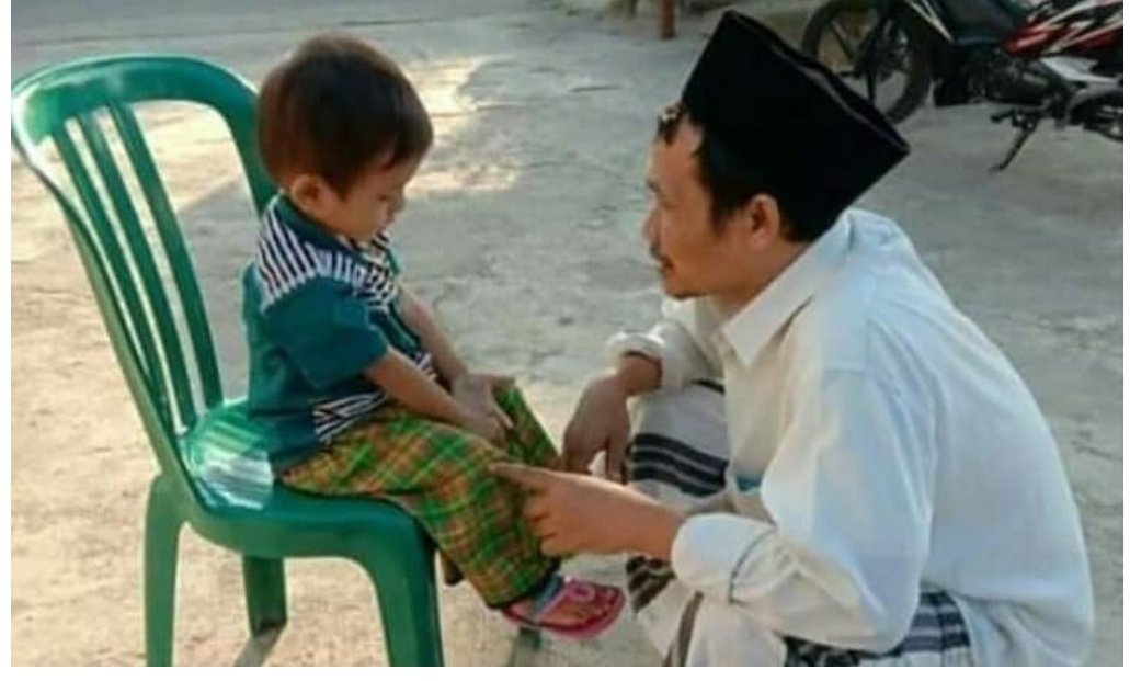HusinShihab's tweet photo. Saya bersyukur dpt mencontoh dan belajar kpd ulama yg tdk riya, adab budi pekerti dan kesederhanaannya yg dapat menjunjung tinggi nilai Islam rahmatan lil alamin. Saya panggil ust gak ke semua ulama, tapi sama beliau saya panggil USTAD! Klu itu dianggap memuji, monggo ditafsirkan https://t.co/w8VyEnMNdC