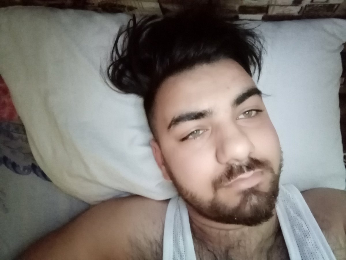 Saat 13:25 hələ yerimdəyəm😴😖