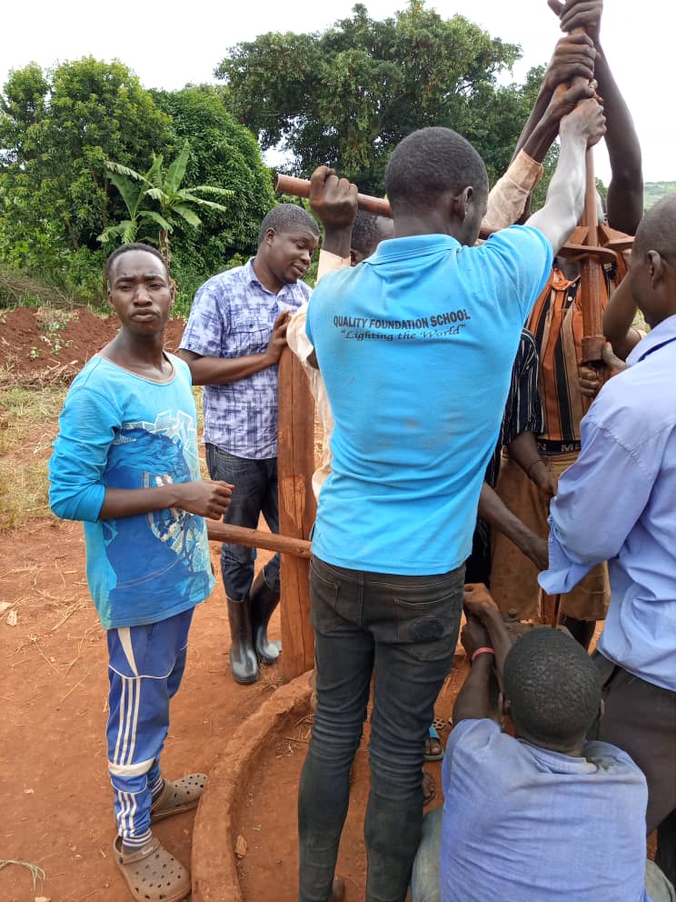 HonWakabiPius's tweet photo. I spent the whole week repairing Bore holes for my people in the following areas of my constituency: #Nyakabale,#Kasunga and Two Bore Holes In #Kiryabutuzi, My people can now access clean and safe water.
#WATERISLIFE @EmpagizaBunyoro @Bunyoro_Kitara @KitaraFc @KabalegaTv https://t.co/oJJURQVtbX