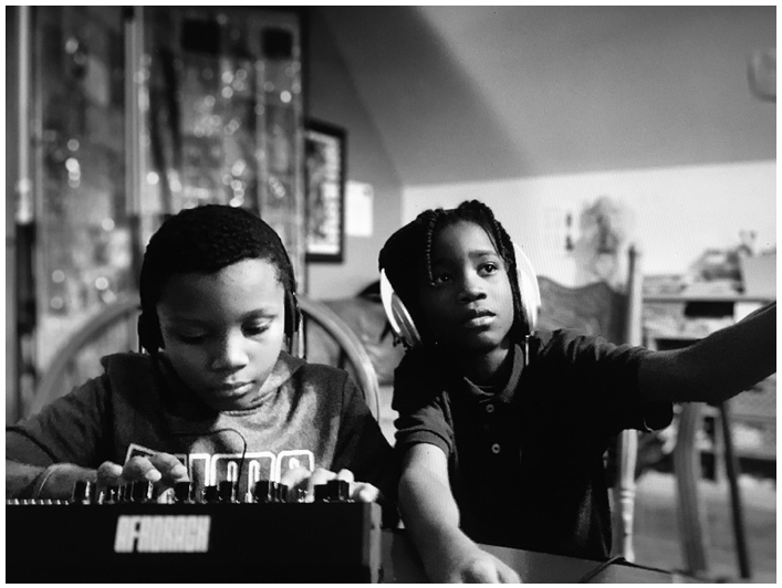 SONICriderNL's tweet photo. #MusicMatters
#AFRORACK is committed to providing children and young adults of color access to modular synthesizers and sound design tools --> https://t.co/XeLmeu3Tkt
Support this cool initiative —> “Change starts with equal access” —> GoFundMe —> https://t.co/5LQaE5yUYx https://t.co/w5PaTG0IOb