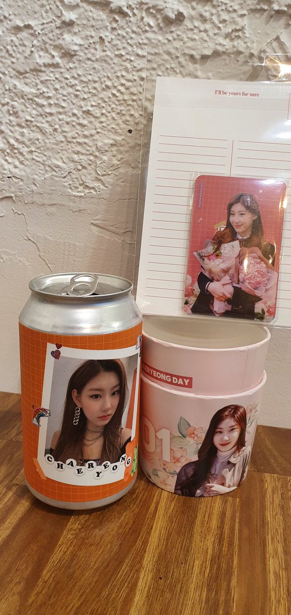 nynyzzz's tweet photo. 채령아 생일 축하해 ㅠㅠ 

#네가_써_내려갈_모든_순간
#HappyChaeryeongDay https://t.co/93C4voNKWy