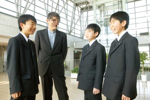 死と制服 今も現役な事件 事故に遭った制服 画像 愛知県立西尾東高校 西尾市ストーカー殺人事件 1999年8月 画像 私立サレジオ学院高校 交通事故 05年10月 画像 私立高知学芸高校 上海列車事故 19年3月 T Co