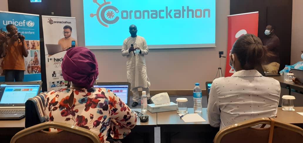 Coronackathon's tweet photo. Nous sommes en direct du @RadissonBlu pour vivre la finale du @Coronackathon 👊🏾🦠 avec un discours plein de boosting du DG de l'@AnsiNiger, Mr @guimbasaidou

Qui seront les 🏅 winners ???
Stay tuned sur nos pages pour le savoir 😉 https://t.co/mrFVfdH3k3