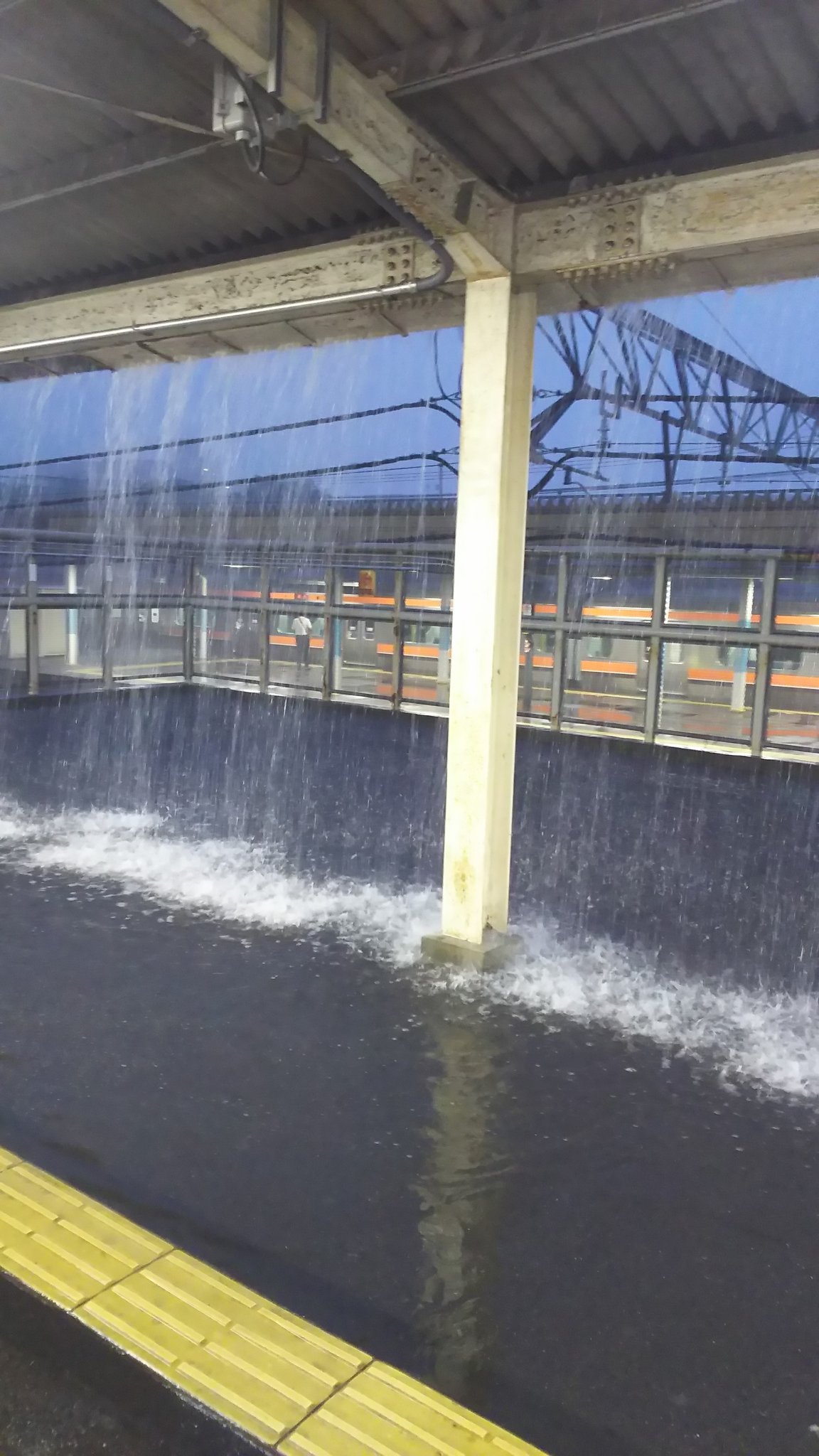 画像 ヤバすぎる府中本町駅 大雨 雷 東京 Jr T Co Tysaoqgyym まとめダネ