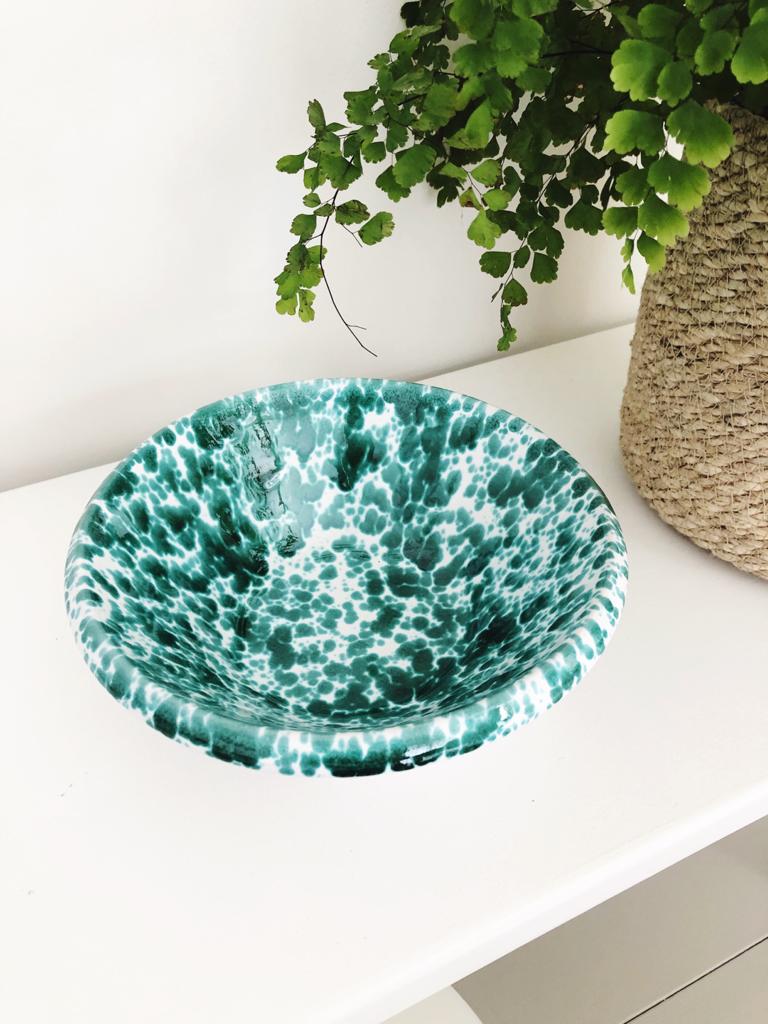 milkandwooduk's tweet photo. @UKGiftHour good morning! For unique gift ideas we sell a range of vintage pieces &amp; new handmade items like these Italian #splatterware beauties over on Instagram @milkandwooduk #ukgiftam #shopindie #giftideas #curiouslycreativehomewares https://t.co/x0ZYrzB81j
