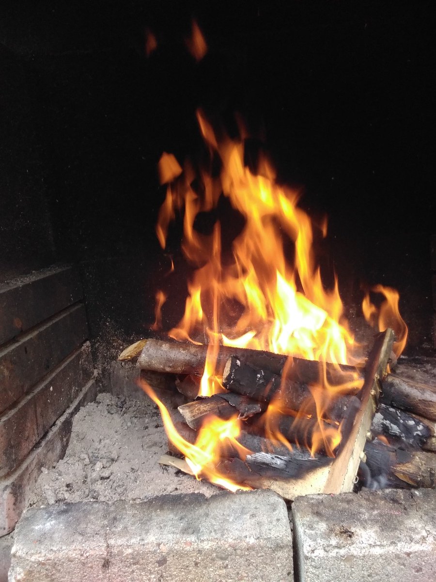 Damien4118's tweet photo. Barbec? Le grand gourou du #DefiALaCon nous a donné le programme du week-end 🥩🥓🍻🍻 https://t.co/P3dSCE0rw4