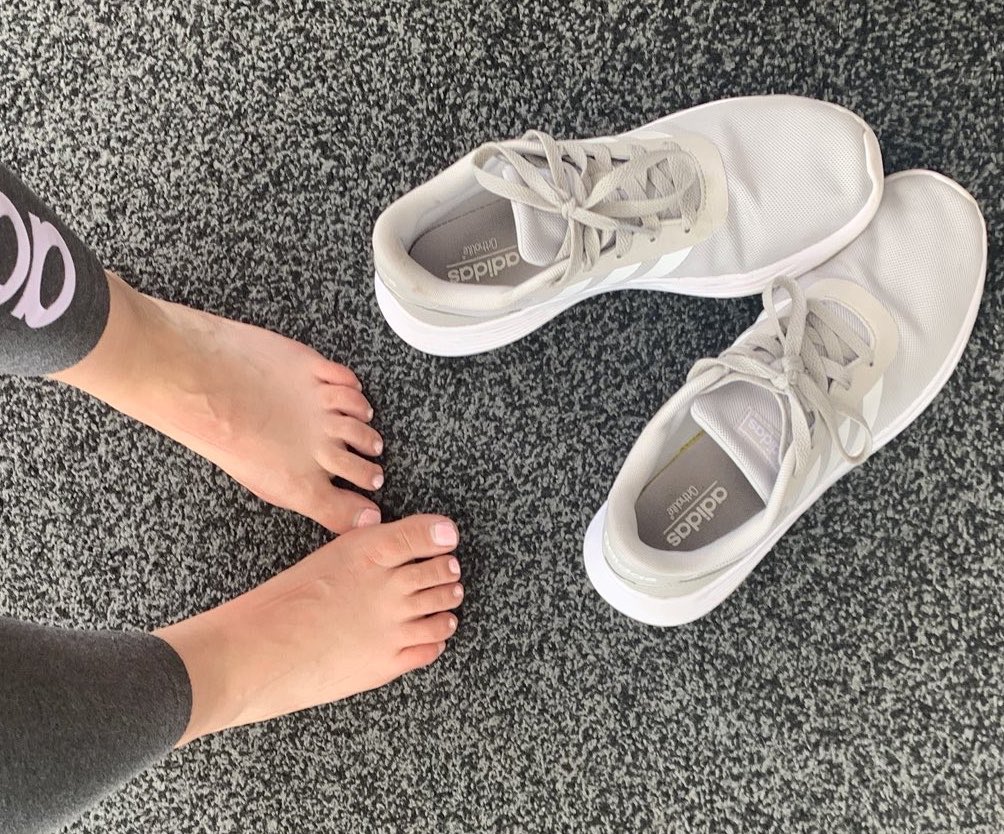 GoddessJsFeet's tweet photo. Everytime I send, speak to, receive a message or see a pic of @GoddessJ_Findom I become more addicted and desperate to be owned by her. Goddess is my life and I'd do anything for her, join me in sending to the superior and begin the ultimate experience 
https://t.co/SFlyb6DmBV https://t.co/PCSx2D5zKV