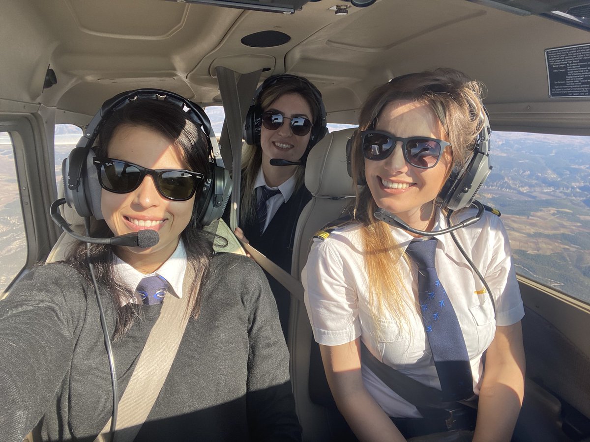 Erkekler pilot olacaklarmış, yok efendim havayolunda çalışacakmış. Erkek kısmına uçak mı emanet edilir kardeşim. Pilot adamın aile hayatı diye bir şeyi kalmaz.  #erkekyerinibilsin