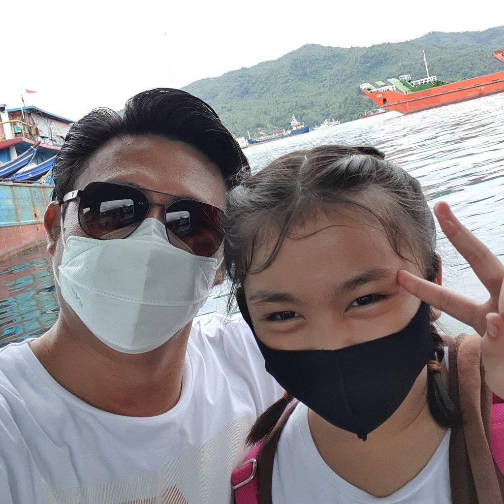 audypangemanan's tweet photo. Tak disangka, ketemu ama Anak Serani Tersayang. Catalea. Sama2 lagi 'syuting' πππ. Tentang #newnormal di Kota Bitung. Senang.... sekali.
.
Makasih mama @brendabrndaa πππ
.
#colorfulbitung #KotaBitung #bitung #KotaManado #airmadidi #tomohon #manado #tondano #amurang #ratahan https://t.co/f6eTGSMjYc