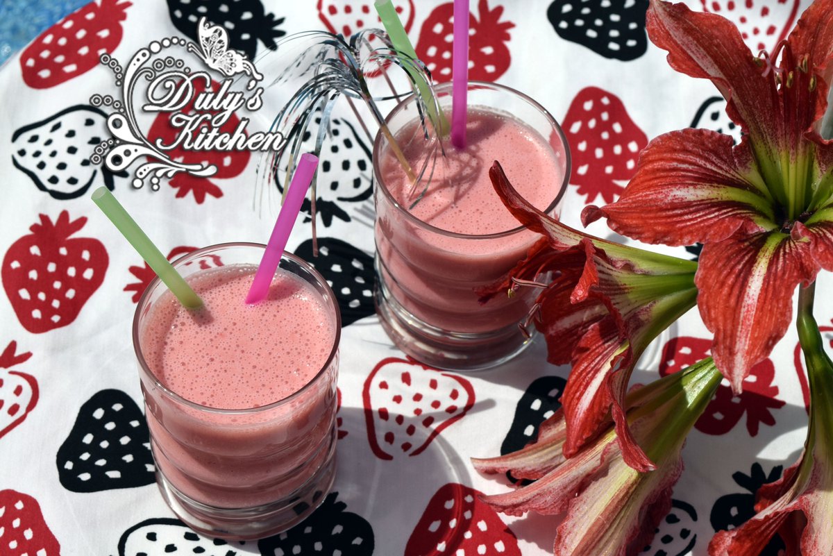 DulysKitchen's tweet photo. #Batido de #Fresas muy cremoso. Riquísimo y lleno de nutrientes. Otra forma de disfrutar la #fruta y el #verano.
# Smoothie #batidofresas # StrawberryMilkshake #batidosaludable #licuado #bebidasaludable
https://t.co/g9tsy6uzzX
https://t.co/lGTQaBmvCa https://t.co/DASl32bE9h