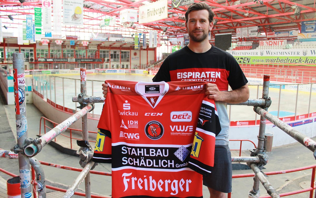DEL2_News's tweet photo. Die @eispiraten haben den Verteidiger Mario #Scalzo verpflichtet.

Mehr unter: https://t.co/i0RFopKAlw

Foto: PR Eispiraten Crimmitschau #del2 #HerzblutEishockey #epc #willkommen https://t.co/t7Hit8P50c