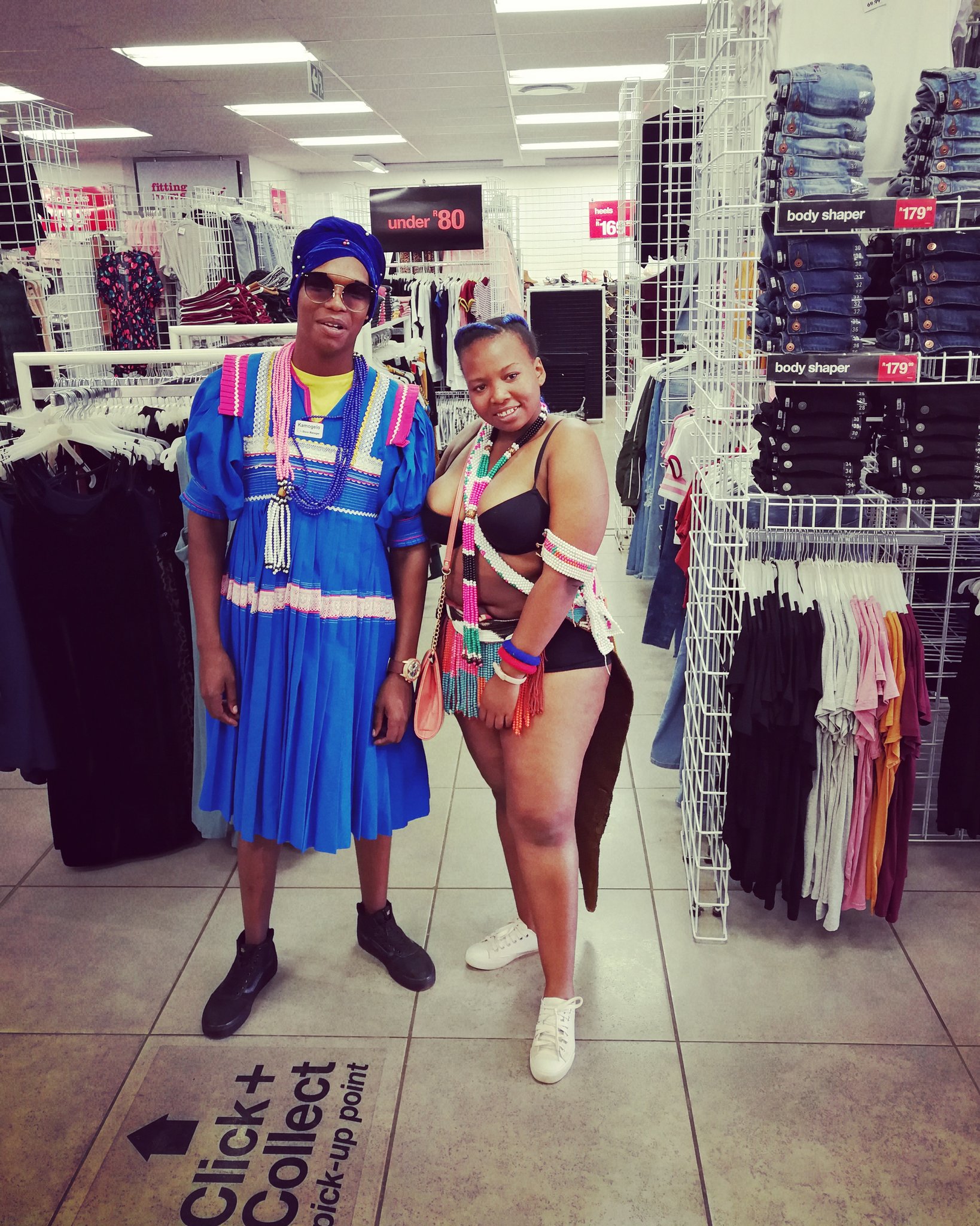 Mahlogonolo on X So last year on heritage day people were looking at me funny say ga ke se apere for proudly going to the complex wearing my pedi traditional attire https t kyyGJiz6xI