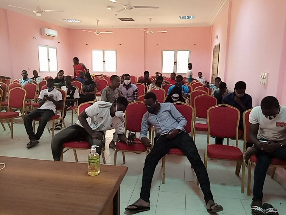 Fespocit_Ouaga's tweet photo. Des jeunes leaders déjà en action sur le montage de vidéo .
Abordent des thèmes spécifiques sur du quotidien à #Dori #Tests
Le rapprochement via le mobile à Dori #Fespocit19 une réalité
Actions citoyennes. @Usembassyouaga
@altercarto #QG #Covid_19 https://t.co/FO2QYrX185