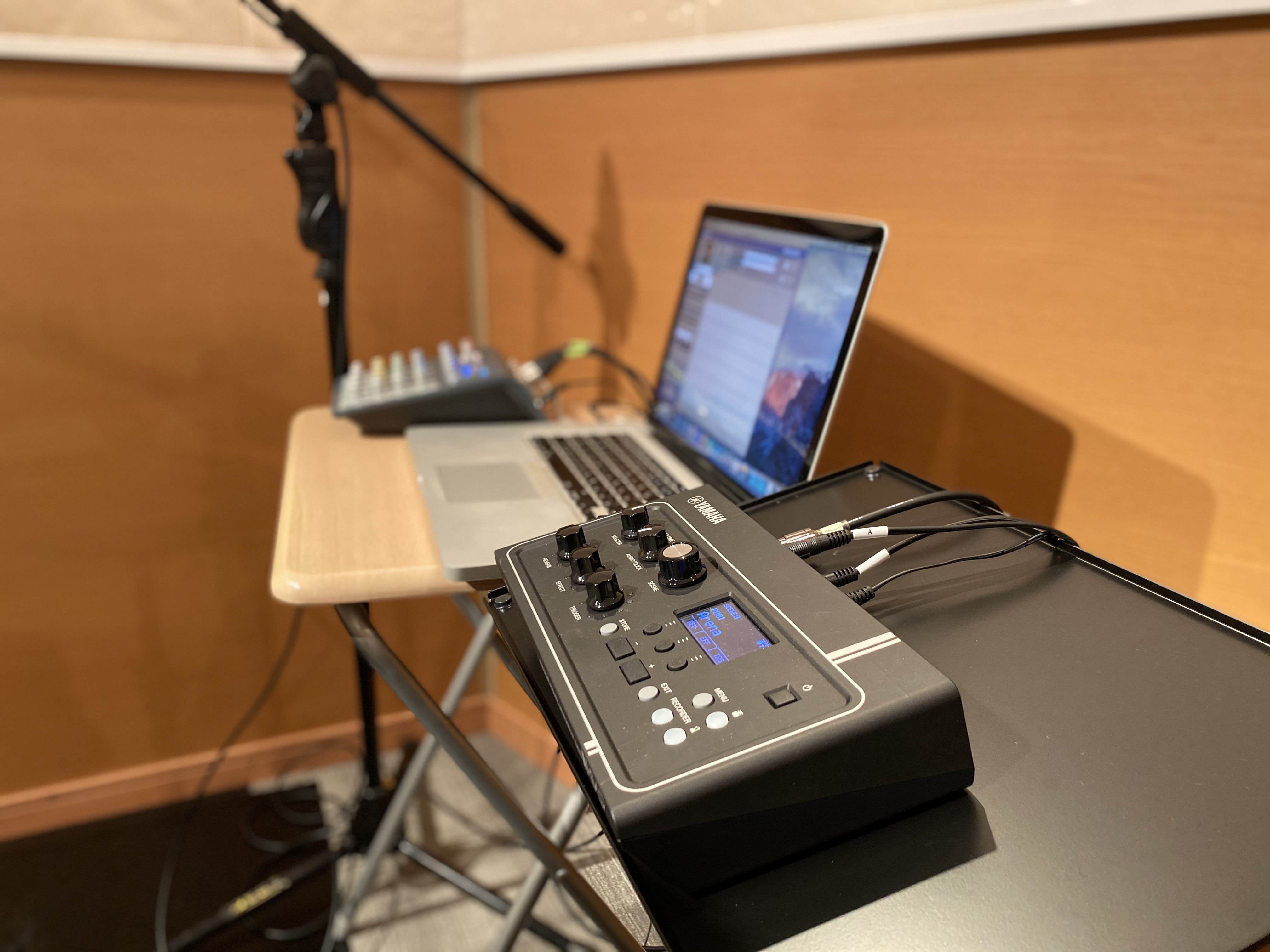 Yamaha EAD10 オーディオインターフェイス Yamaha EAD10 Drum Module with Mic Pickup | Sweetwater