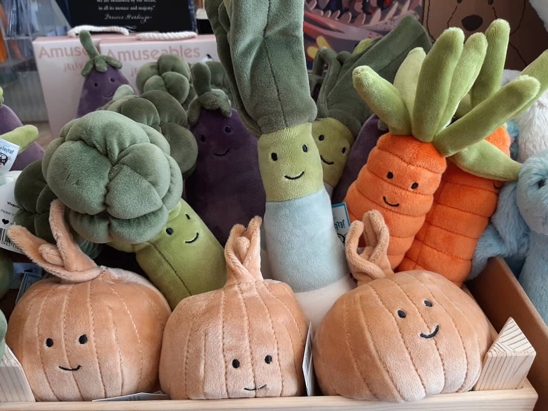 ChingfordBooks's tweet photo. Never underestimate the value of an emotional support cuddly, no matter your age 💕😊🙏🏻 #Jellycat #JosBookshop #Chingford #London #E4 #EmotionalSupport #CuddlyToy #TryingTimes #LBWF #Toys #BuyLocal #SupportLocal #WhereYouShopMatters #VirtualBrowsing #BookshopTakeaways https://t.co/taWorQXO91