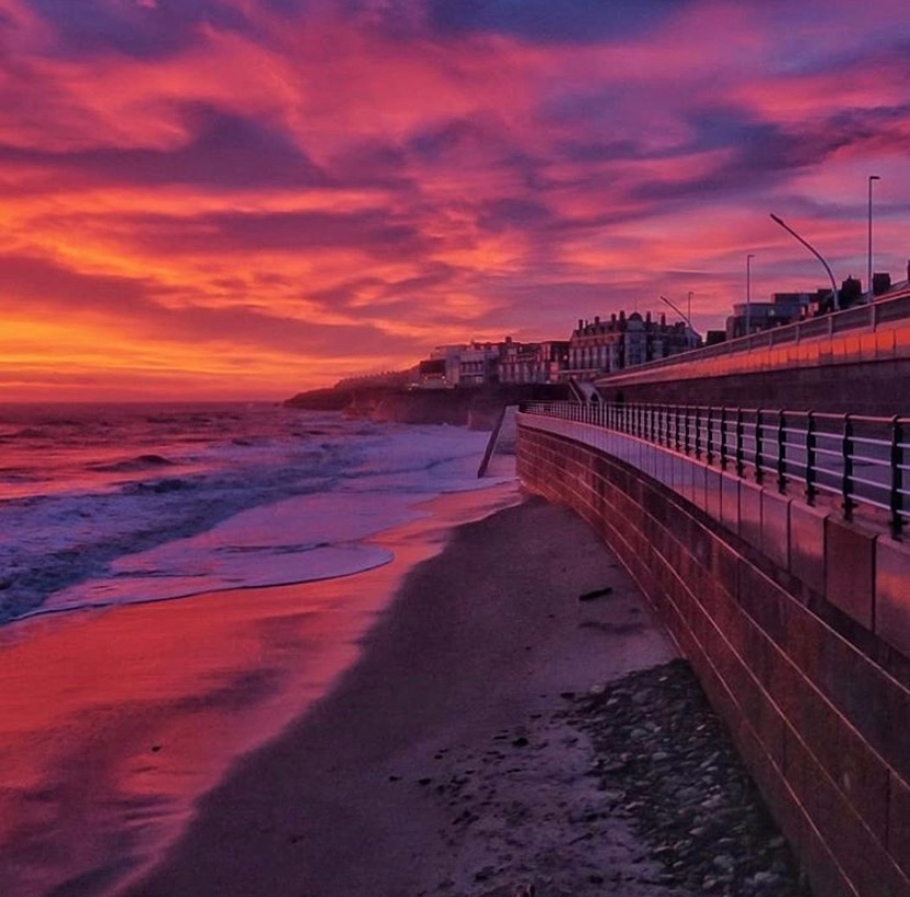 Hotel_52's tweet photo. We just love our coastline in Whitley Bay😍🌅

📸:graham_jay_orr_photography https://t.co/VEEKQAb6Af