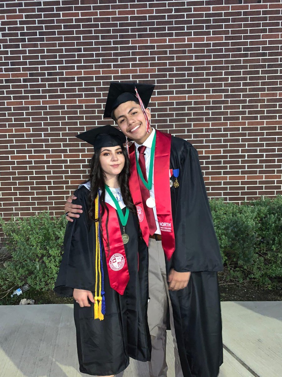 acompean10's tweet image. We made 🙏🏼 #Classof2020