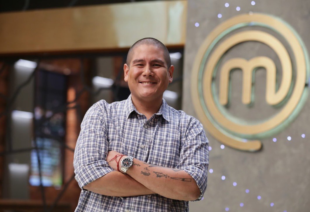 MasterChefChile's tweet photo. Gracias por tanto. Te recordaremos con cariño en la cocina de #MasterChefChile, Chef Ciro✨. Nuestras condolencias a sus familiares y amigos. https://t.co/kTyblcaqWN