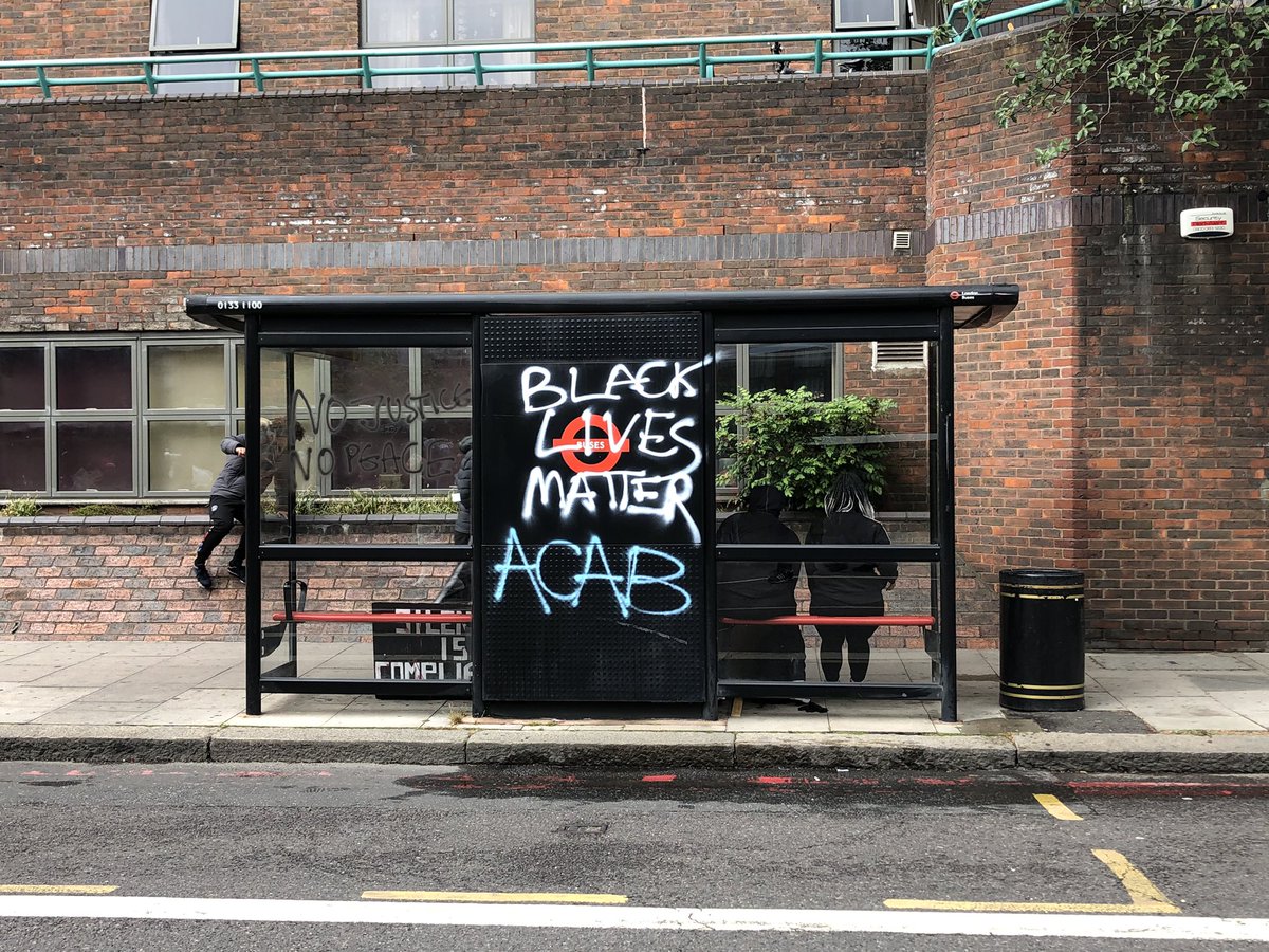 Jake_Hanrahan's tweet photo. Right that’s me done for the day. Protest was peaceful. Lots and lots of young people. Lots of people making sure it stayed non-violen etc. Huge numbers attended. Don’t want to guess how many but it was way way more than “a few thousand” as I’ve seen some saying. https://t.co/JfUV0M8xLV