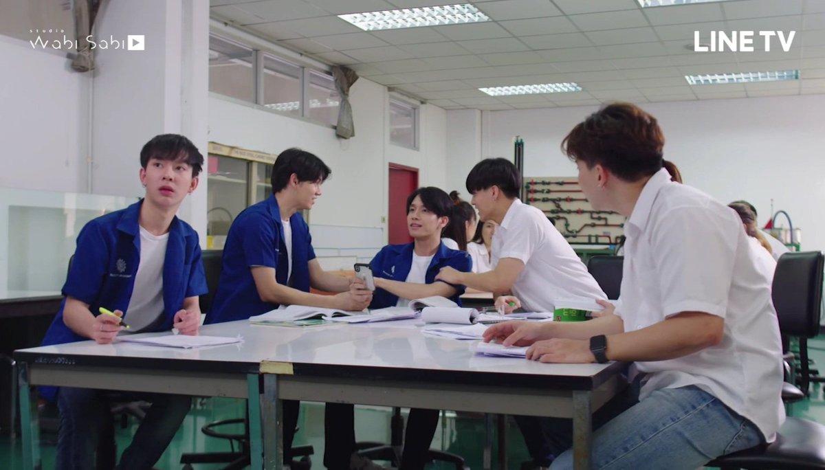 Micky_ize's tweet photo. ซีนนี้พี่เหนือเล่นได้น่ารักมากก  ชอบในความเล่นใหญ่ มันดูน่ารักบอกไม่ถูกอ่ะ อารมณ์เเบบตื่นเต้นคนที่ชอบมาดูสตรี่ไรงี้ #ENOFLOVEep9 https://t.co/3OefkPyJxq