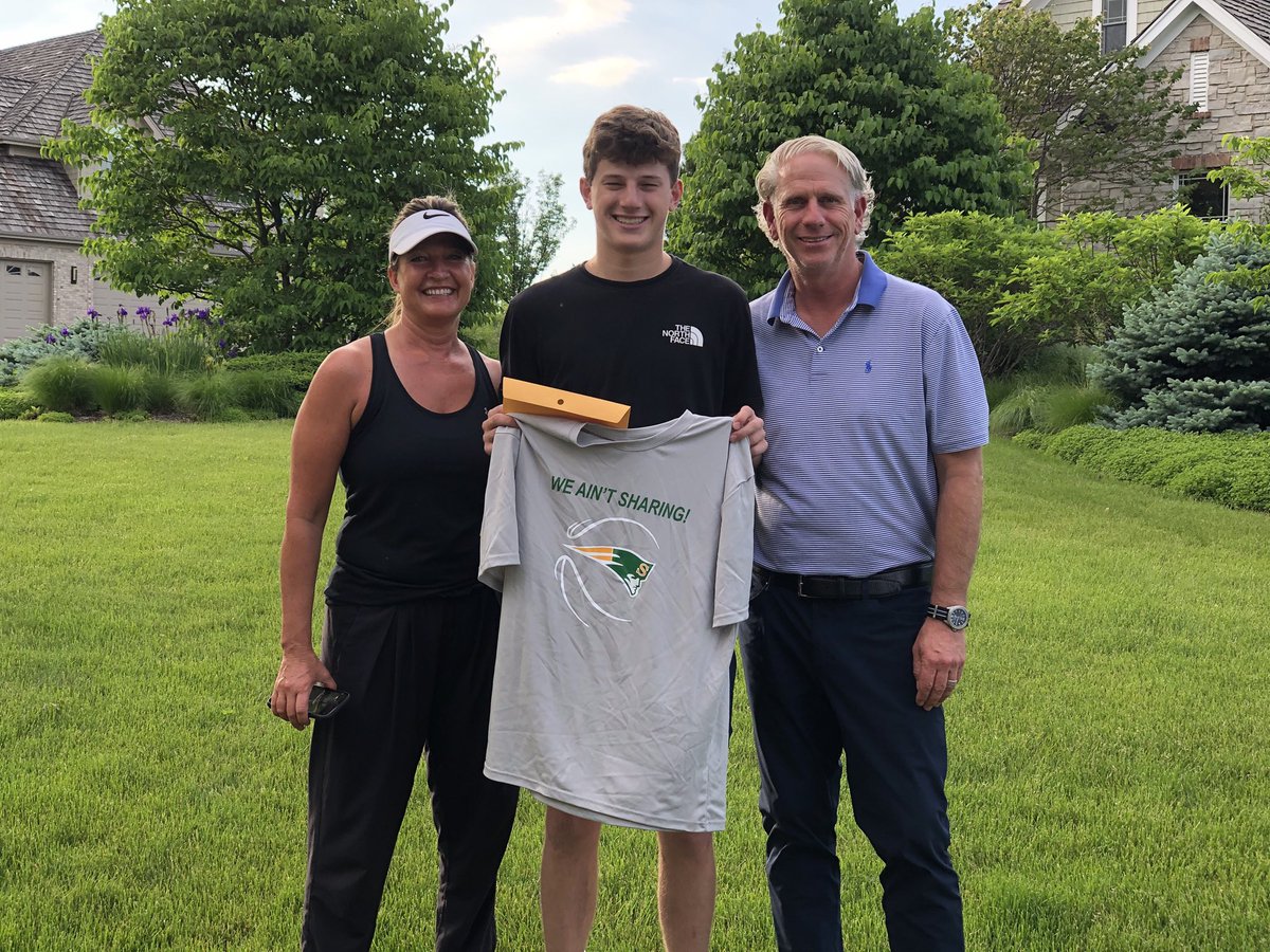 SHS_BHOOPS's tweet image. Evan- aka “Otter” with parents.