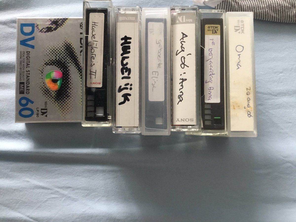 Graag te leen / te koop: een camcorder om mijn mini dv bandjes te digitaliseren. Ik wil graag waardevolle  momenten bewaren, maar mijn camera is kapot. Zou je dit bericht willen delen, zodat ik verder kom in mijn project?