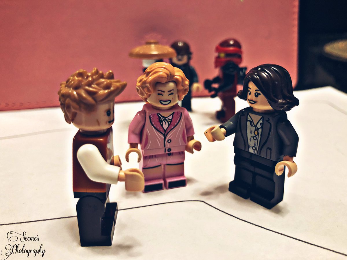 seemab_zahra_'s tweet photo. 1. We wished each other a new year.
2. Then came the virus
3. And then came the police
Some object animation I did yesterday.
#Year2020 #animation #storytellingphotography #visualstorytelling #lego #legoworld #objectanimation #pandemic #virus #police #photographylife https://t.co/cSLDH199Z4