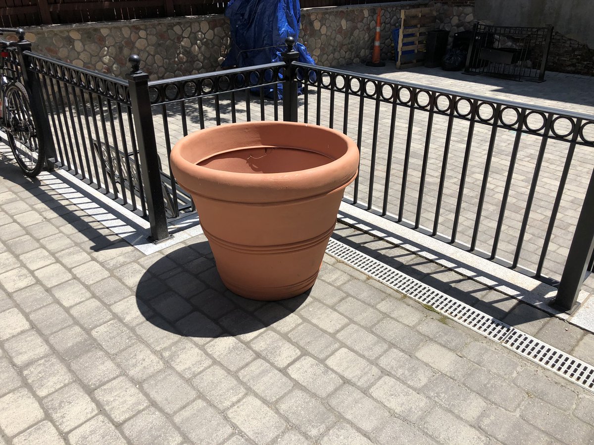 IeraciCorp's tweet photo. Starting to get Limoncello ready for outside seating. Opening on Monday North end Boston!!! Come enjoy amazing food and beautiful weather! ☀️🍷 #landscaping #ieracilandscaping #ieraci #limoncello https://t.co/3WmNKBUdKR