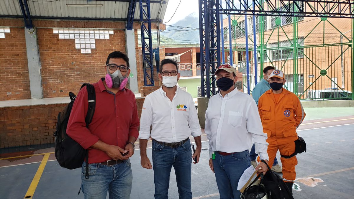 VeeduriaVialM's tweet photo. Realizamos acompañamiento y articulación con gobernaciones de Cundinamarca, Meta, la alcaldía de Guayabetal, ANI, Invías y la UNGRD. Se conocieron los informes actuales del estado del km 58, actualización del plan de contingencia y el manejo de los demás puntos críticos de la vía https://t.co/4dnBV4RH4P
