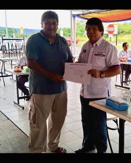 UPKOTenom's tweet photo. Bersama warga Tenom. Membina ukhuwah hubungan berasaskan jenama Daerah Tenom. Kita kita jga bah ini! suka kupi kupi Tenom. Kiihoi. https://t.co/BVGsKOWU2a