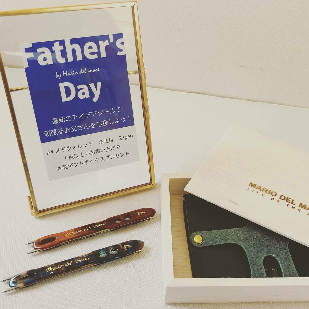 mariodelmare1's tweet photo. 父の日に
#代官山蔦屋
#未来ショッピング
#父の日ギフト
#a4メモウォレット
#22pen
#mariodelmare
#lifebythesea
#hayama https://t.co/hNcHMMPlAe