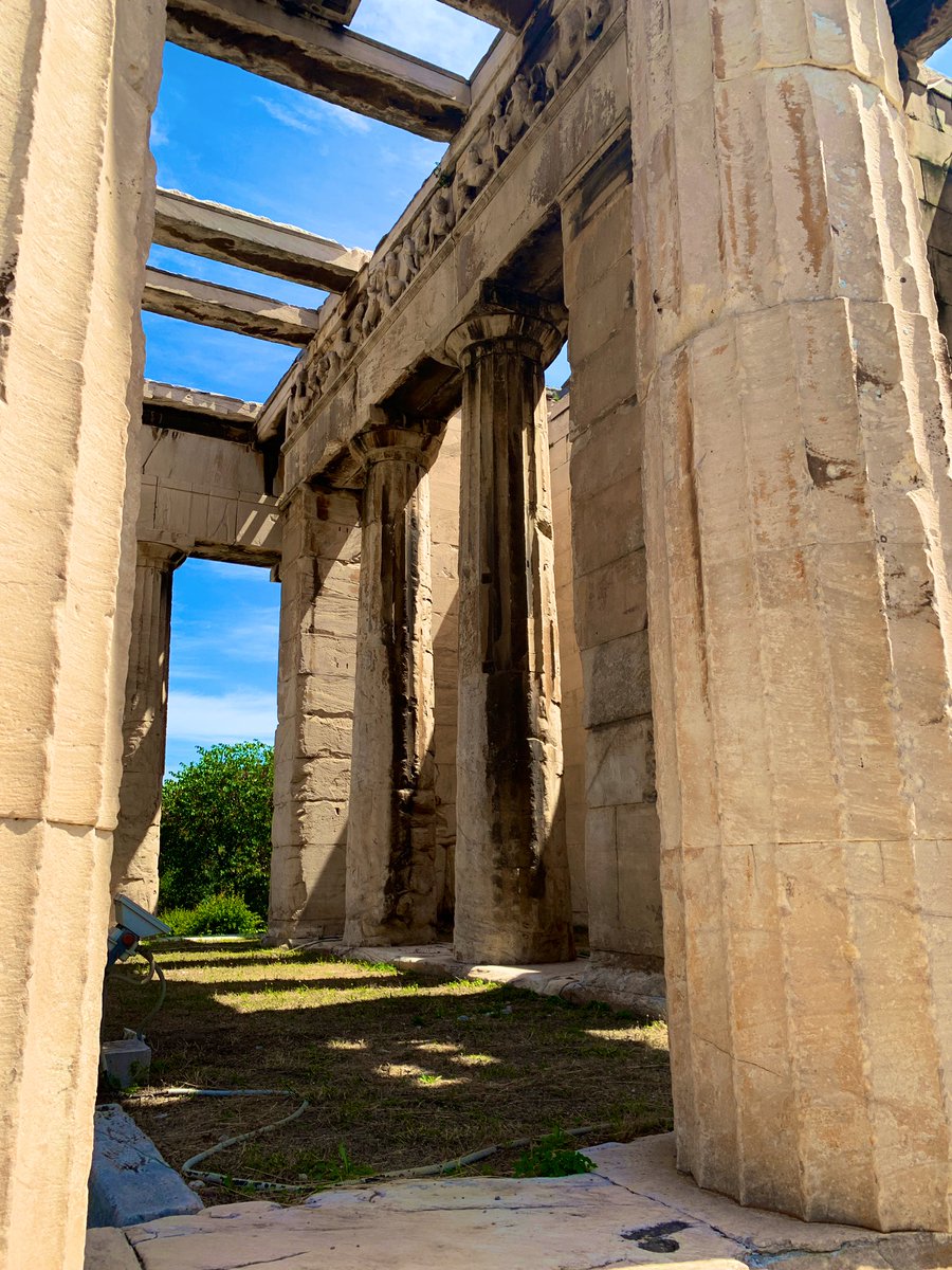Long thought to date to the 440s, like other major Athenian monuments, new evidence points to a much longer history of construction!Foundation deposits date the beginning of construction to the 480s, the metopes date to the 450s, the frieze to 430, & the pediments in the 420s! – bei  Ναός Ηφαίστου (Temple of Hephaistos)