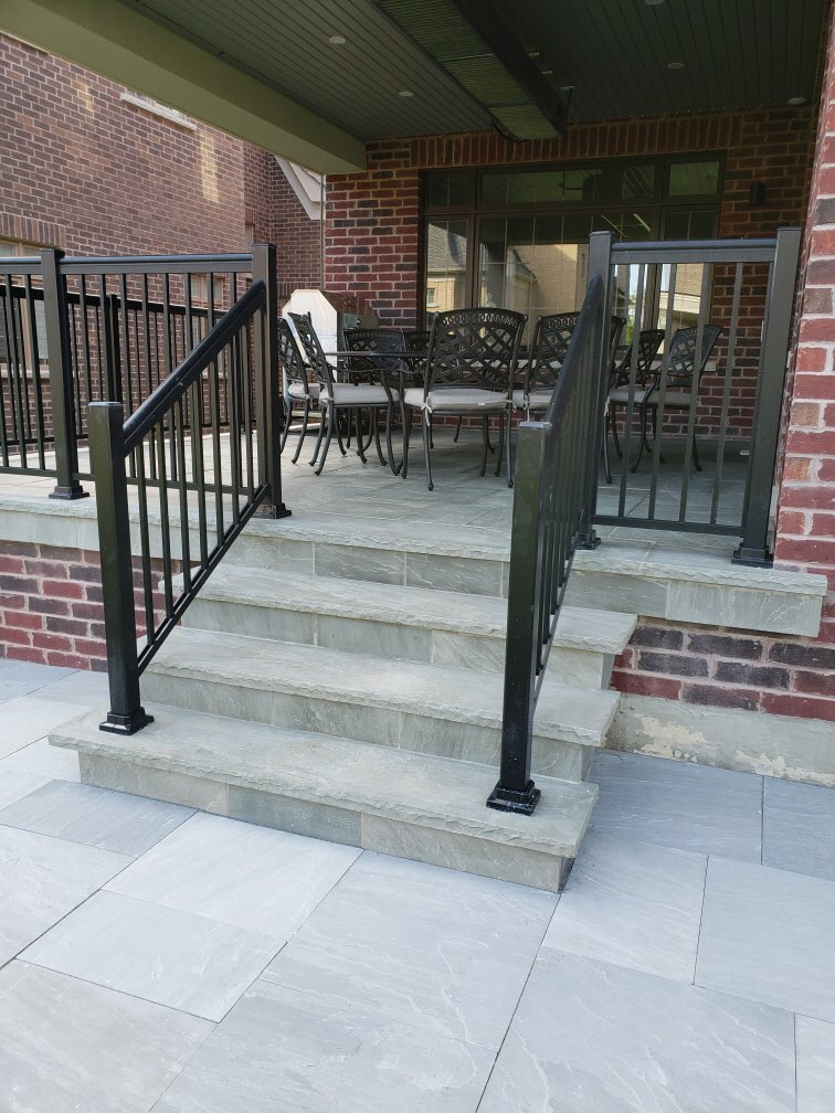 BluemaxLandscap's tweet image. Happy customer!😊 Flagstone Porch  &amp;amp; Steps completed #homeimprovement #Vaughan #backyardproject #Steps #flagstone #summerisalmosthere