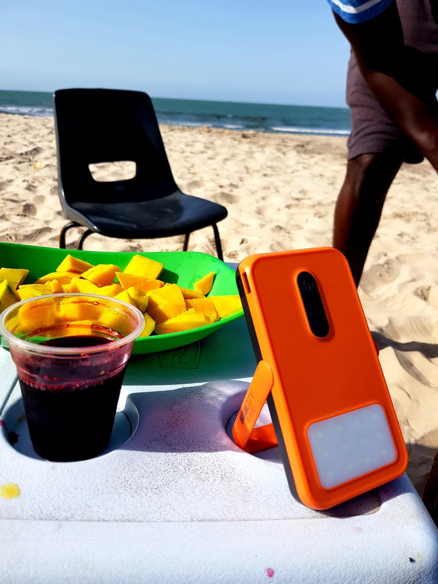 SUNCITYGLOBAL1's tweet photo. T A K E M E E V E R Y W H E R E π π enjoy the beach whilst enjoying our solar power bank. It will keep your phone charge up whilst you connect to your Bluetooth speaker vining π§ π΅ πΆ π π€π¬π²#suncityglobal #solarpowerbank #gambianentreprenuers #gambianice #fruitsofyourlabour https://t.co/XqumJwmsWf