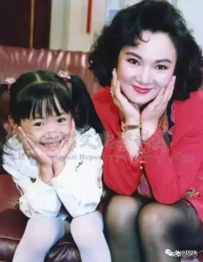 冰水めい Hjosui Mei 白曉燕 パイ シャオイェン 誘拐事件 その１ 日台関係を語る上で忘れてはならない事件 1997年4月14日発生 白曉燕さん 16 は 巨人の星 明日のジョー の原作者 梶原一騎氏と 台湾人気司会者であり歌手タレントの白冰冰 パイ