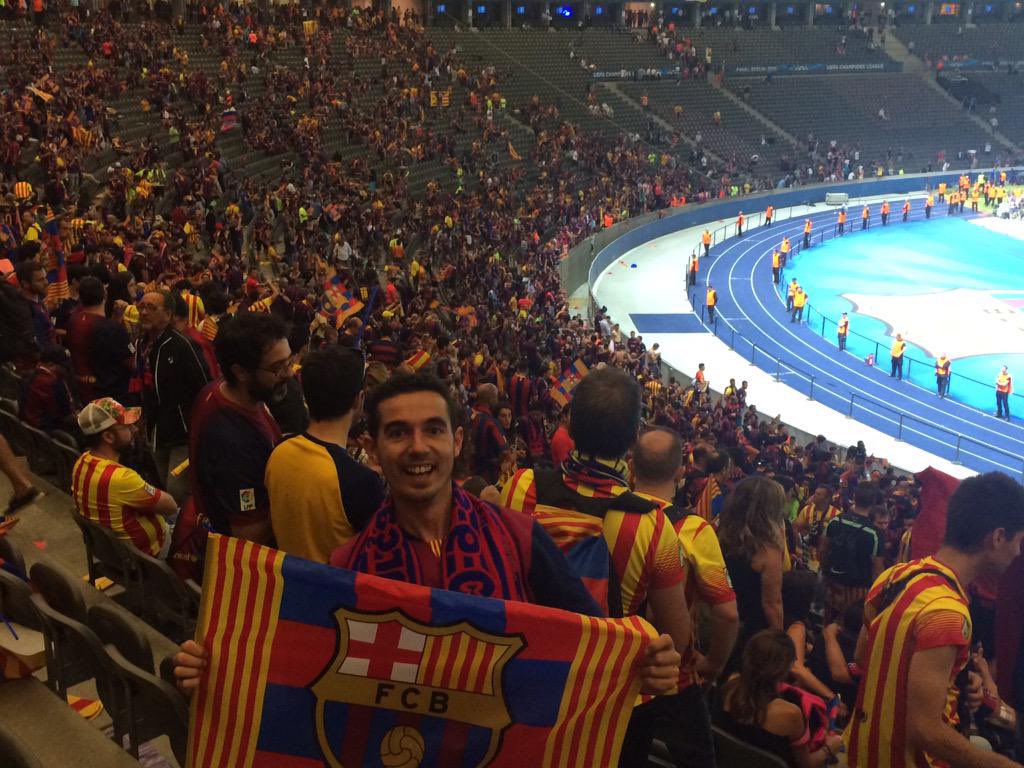 Joaquinpedrajas's tweet photo. 5 ańos han pasado ya de aquel sábado caluroso por Berlín. Ver una final de Champions en directo es brutal...ganarla...es....seguramente el día que más he disfrutado en un campo de fútbol. #yoestuvealli #Berlin2015 @FCBarcelona_es volveremos seguro. https://t.co/2hCjtxLAkK