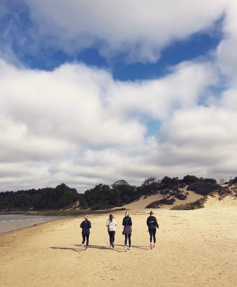 Voor de Haarlemmers onder ons: wil je relaxt leren hardlopen en vooral fitter worden? As maandag start een nieuwe groep! Nog 1 plek beschikbaar. 8 maandagen 20u, heerlijk rondje ‘t Wed. Check runbabyrunnederland.nl #haarlem #hardlopen #sporten