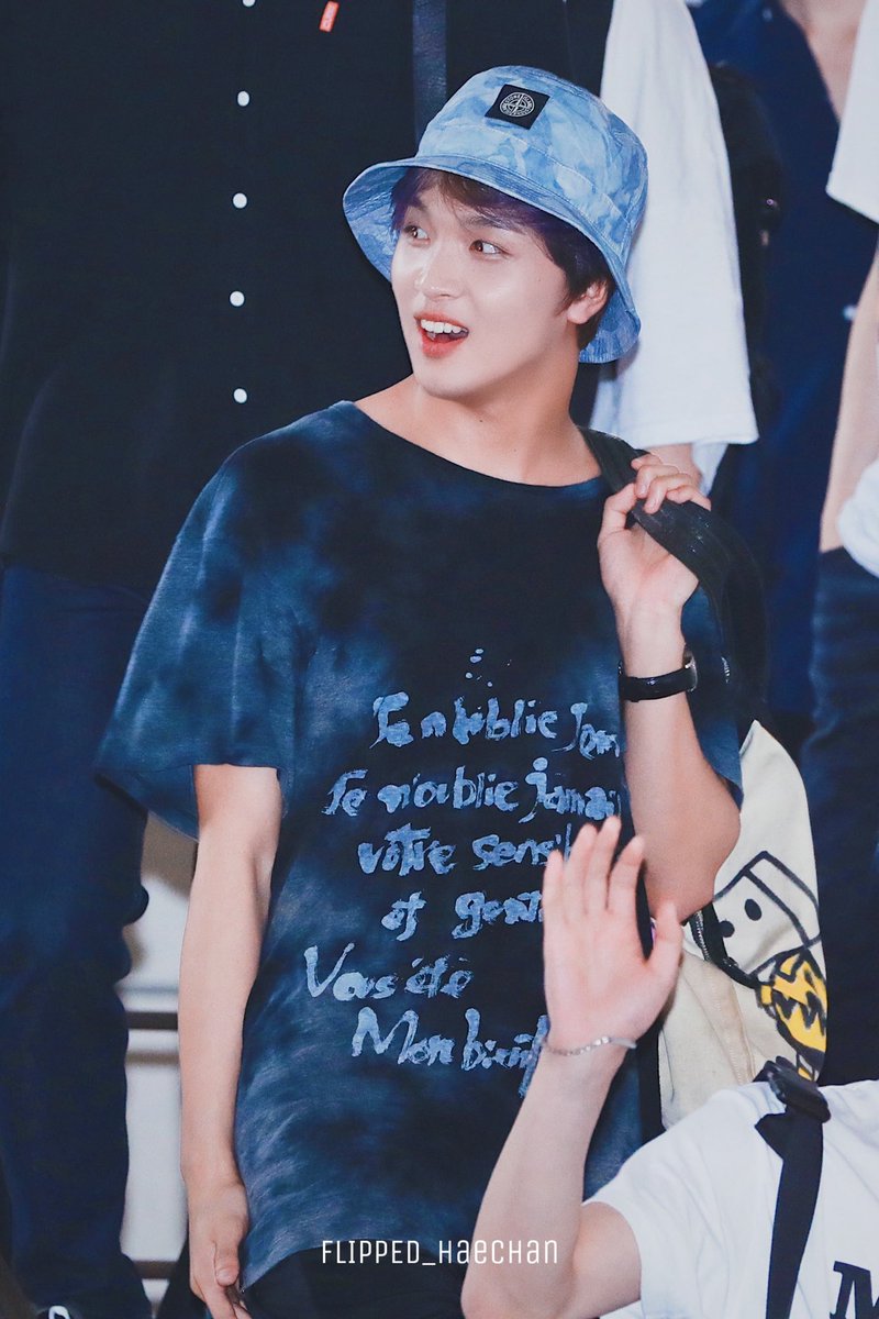 nctstyle_'s tweet photo. [HAECHAN]
200606 COEX
#NCT127_Punch
#NeoZone_TheFinalRound

Shirt from YOHJI YAMAMOTO
Bucket Hat from STONE ISLAND

CR:flipped_haechan

#LEEDONGHYUCK #LEEHAECHAN #해찬 #이동혁 #ヘチャン #fullsun  #ReadyForPunch #PunchIsHere #HAPPYHAECHANDAY #해찬_생일_시즈니와_같이해 https://t.co/FG5xeX9VBv