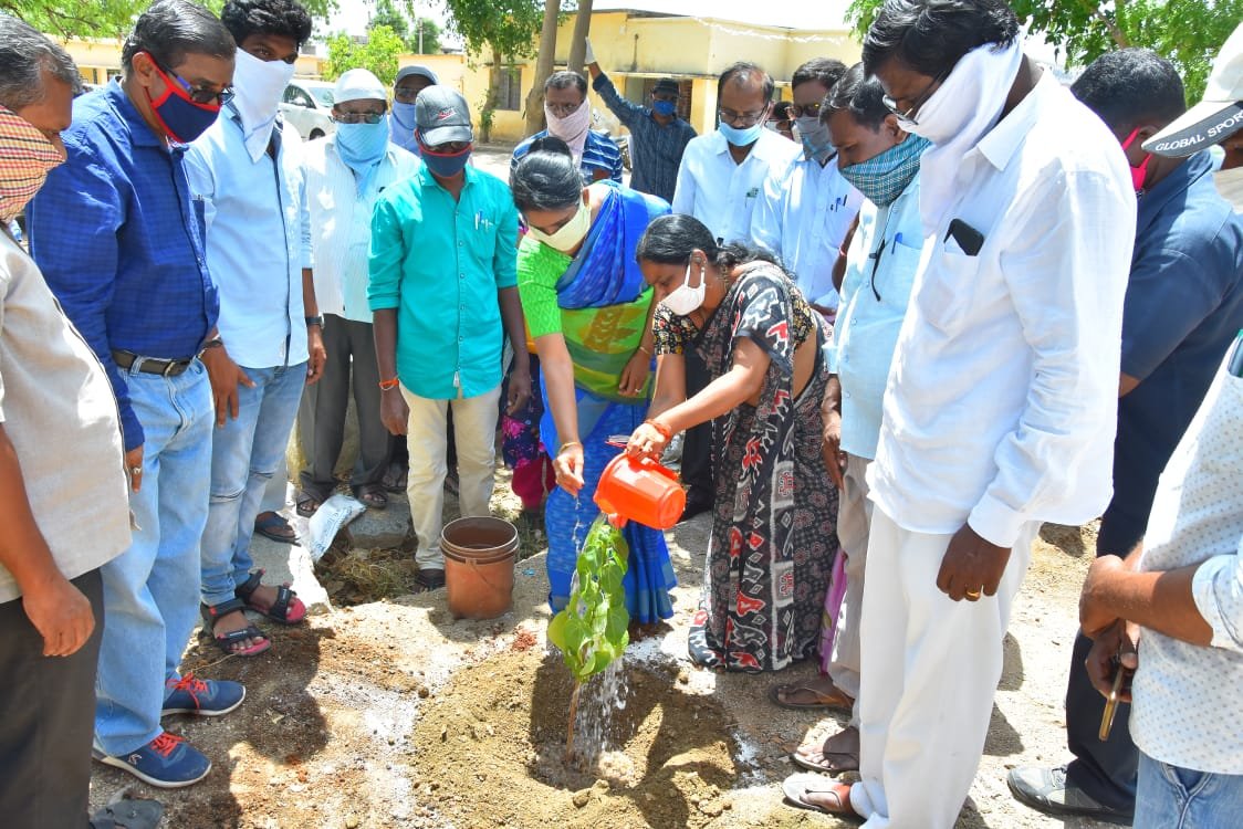 పారిశుద్ధ్య డ్రైవ్ కార్యక్రమంలో భాగంగా అమరచింత మున్సిపాలిటీలో పర్యటించిన వనపర్తి జిల్లా కలెక్టర్ షేక్ యాస్మిన్ బాష.